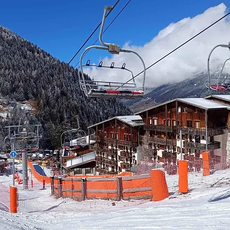 Apartment Location Semaine 7 Nuits Du Samedi Au Samedi 20m2 Cozy 4pers Au Pied D Piste Bleu Acces Remontes *